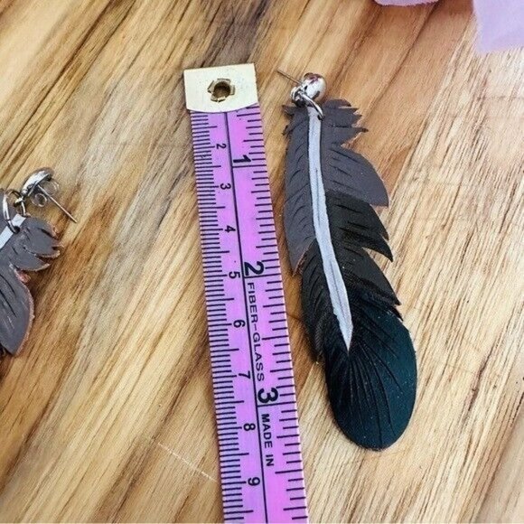 BOHO / Western Hand Made Tooled Leather Feather Earrings - Picture 4 of 5